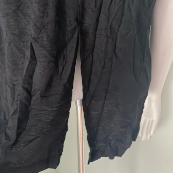 LULULEMON Black Short Sleeve Tee Split Back Size 4 - Picture 6 of 9